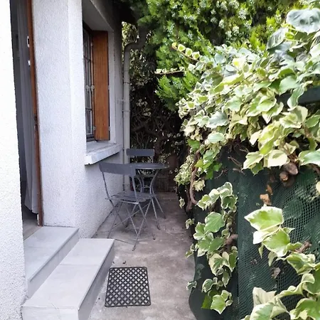 Maison Quai De La Fontaine Parking Дом отдыха Ним