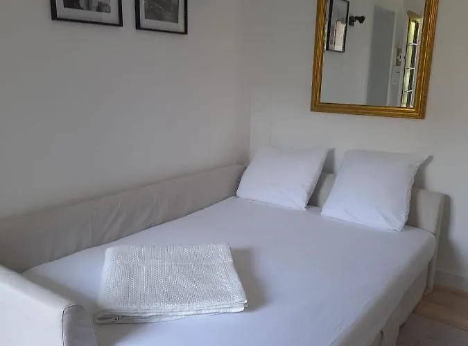 Maison Quai De La Fontaine Parking *