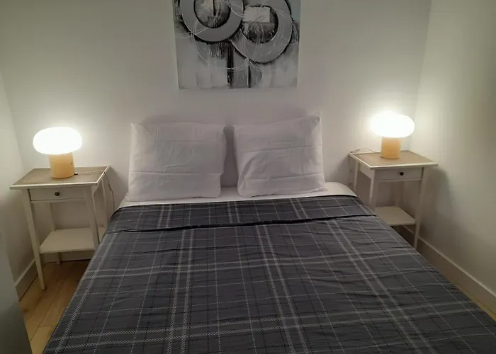 Maison Quai De La Fontaine Parking ニーム